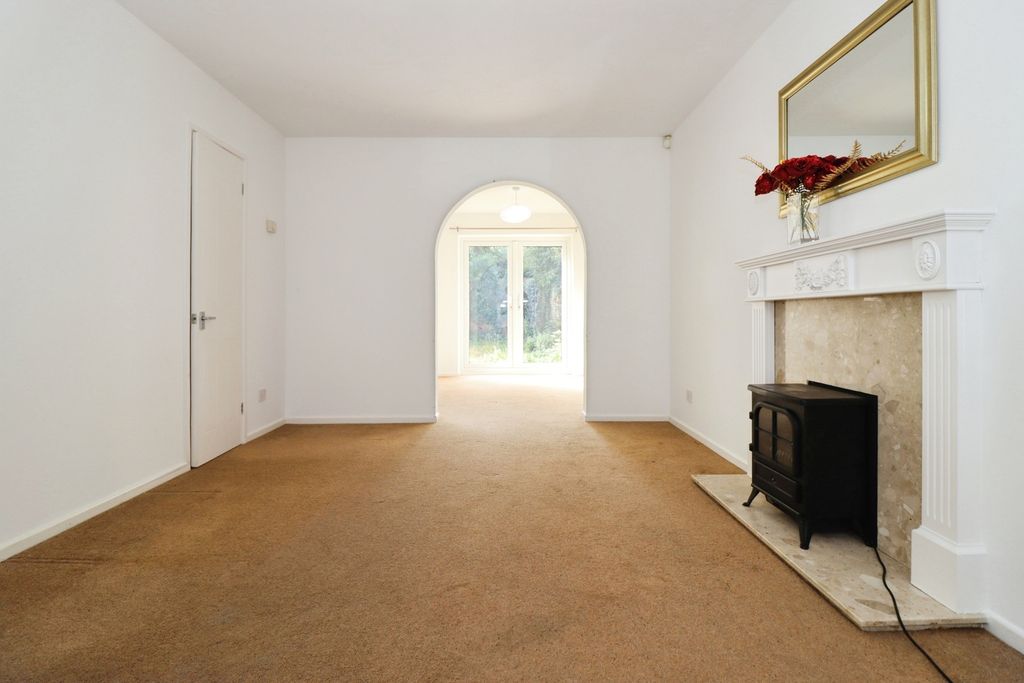 Property photo 3 of 19 Pbox-Img.Jpg