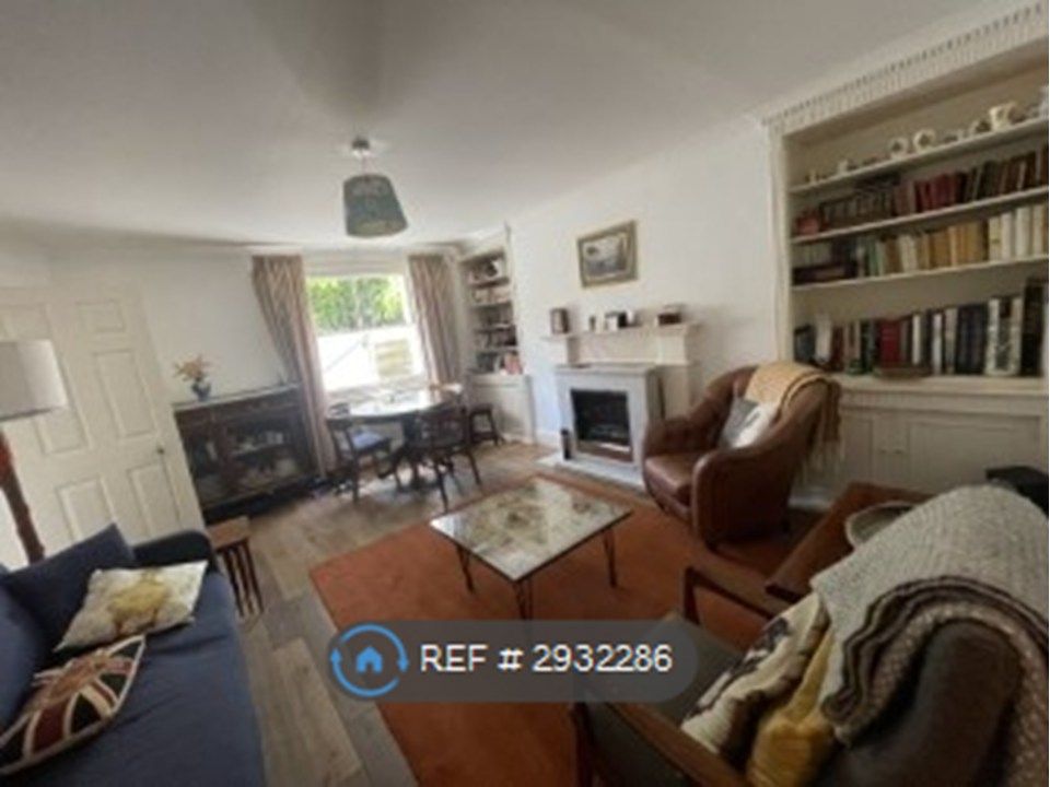 Property photo 2 of 12 Lounge