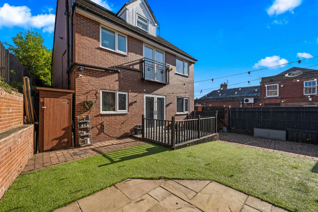 Property photo 2 of 34 P1137014-Min