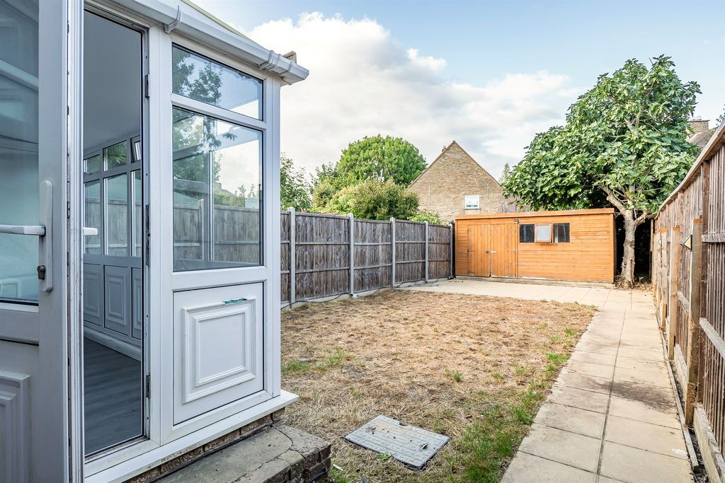 Property photo 2 of 11