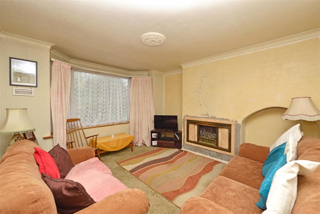 Property photo 2 of 18 Living Room: