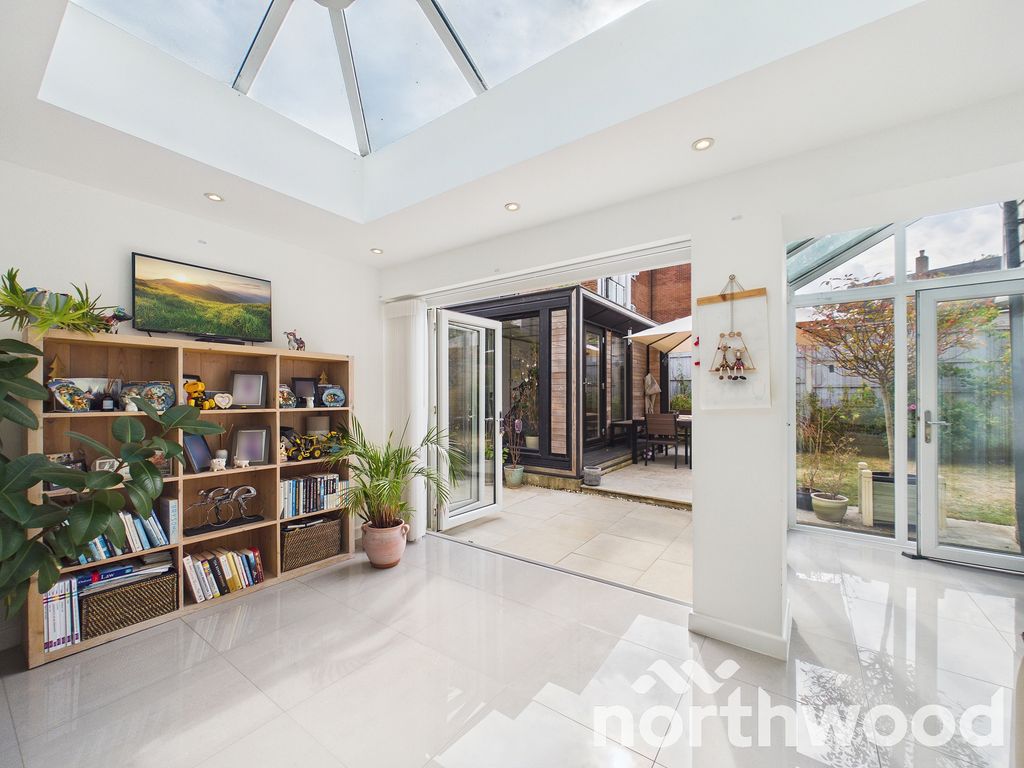 Property photo 2 of 47