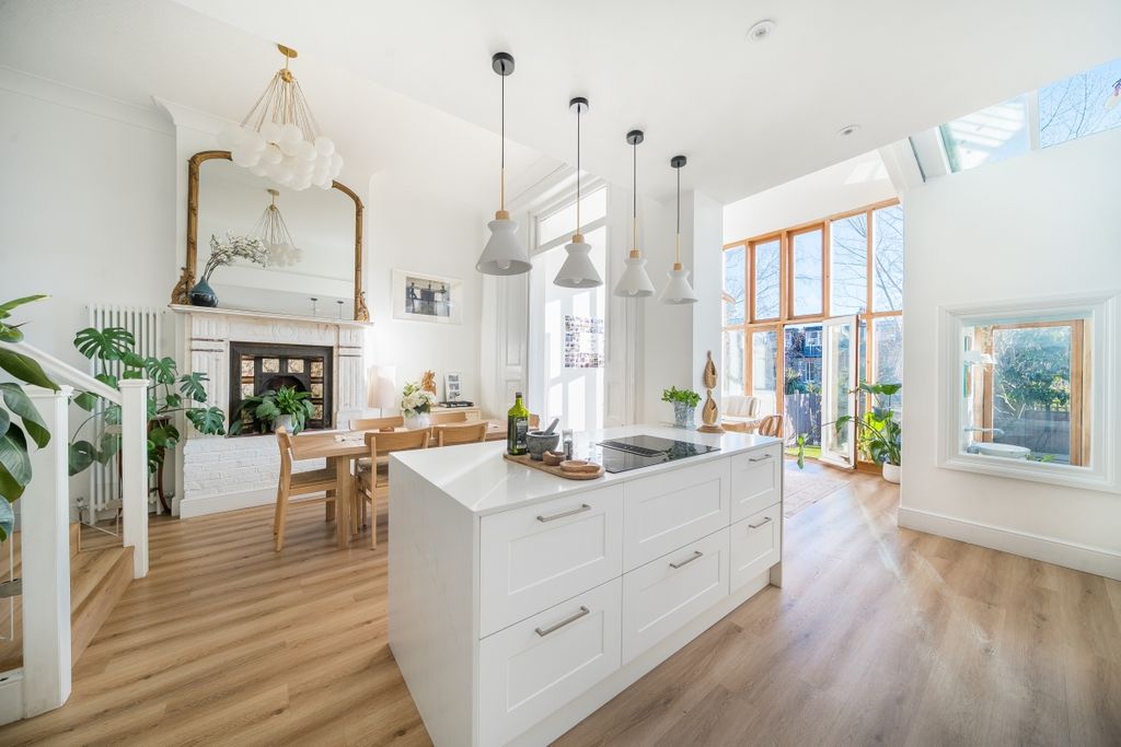 Property photo 1 of 30 1389448-3-695Bda1...