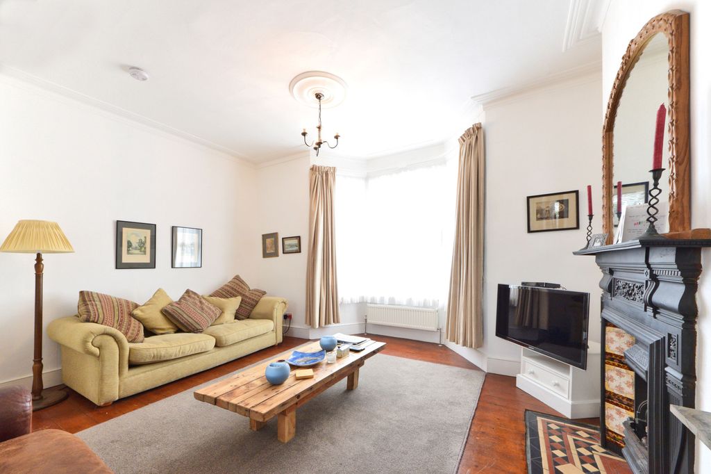 Property photo 1 of 8