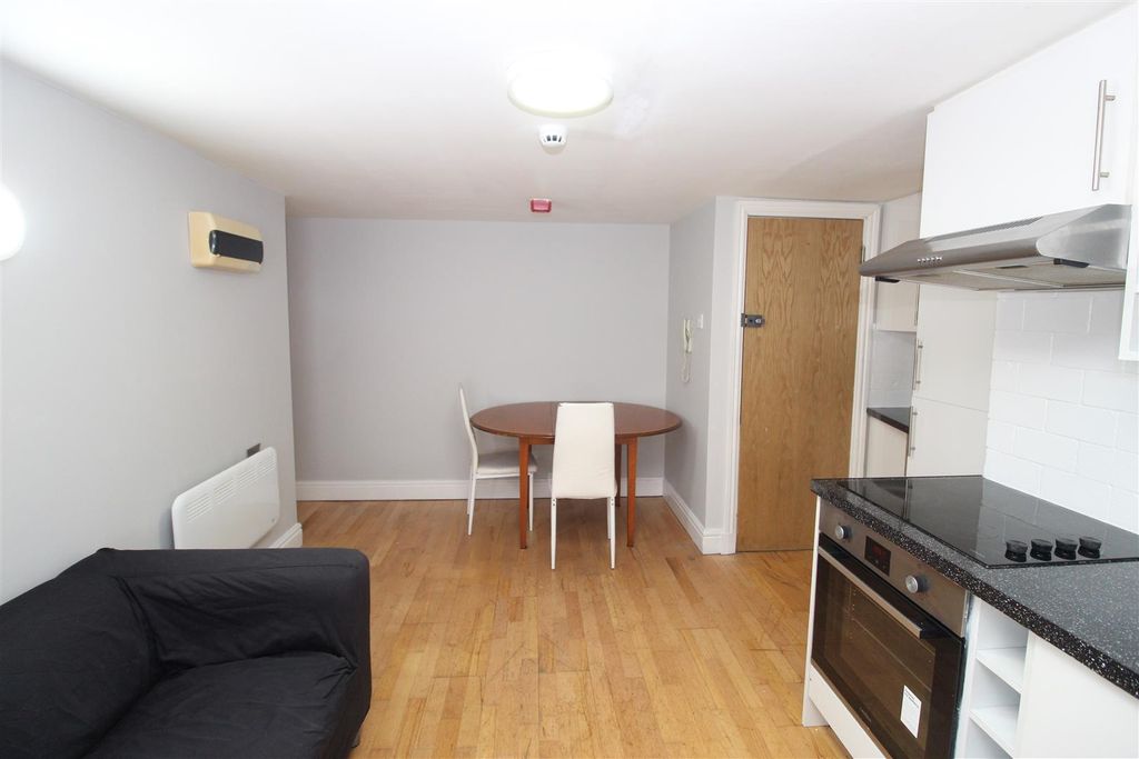 Property photo 3 of 9 Img_2183.Jpg