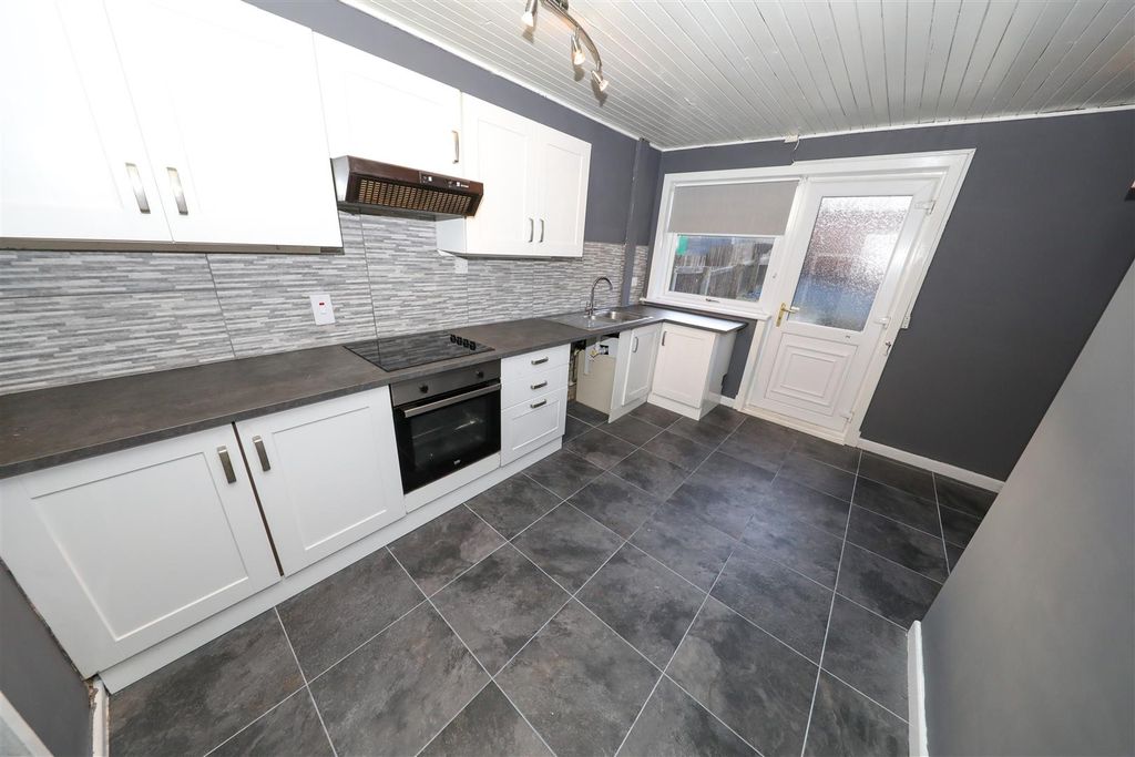 Property photo 2 of 18 B