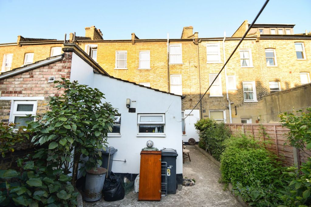 Property photo 2 of 41