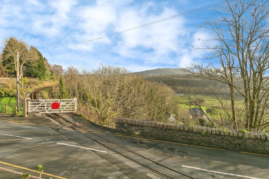 Additional image 9 of 4 bed terraced house for saleBwlch Goleu, Penrhyndeudraeth, Gwynedd LL48