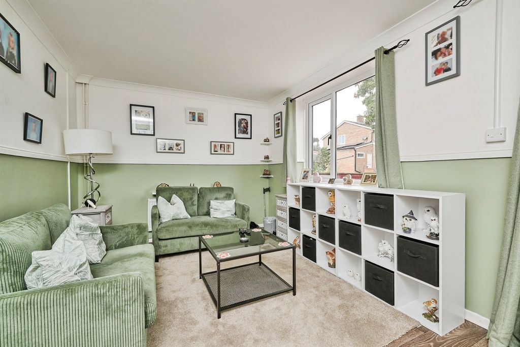 Property photo 2 of 12