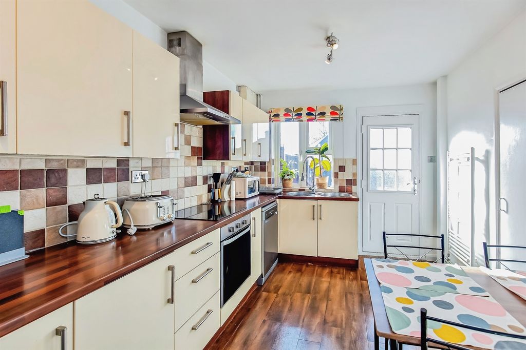 Property photo 3 of 15