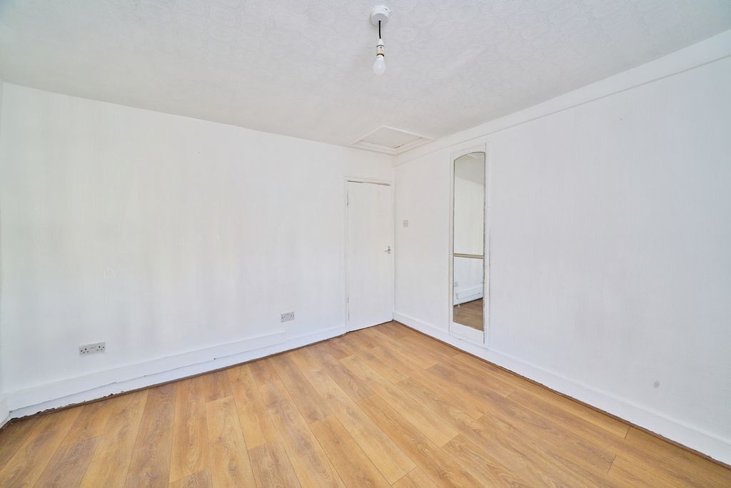 Property photo 2 of 17 Photo
