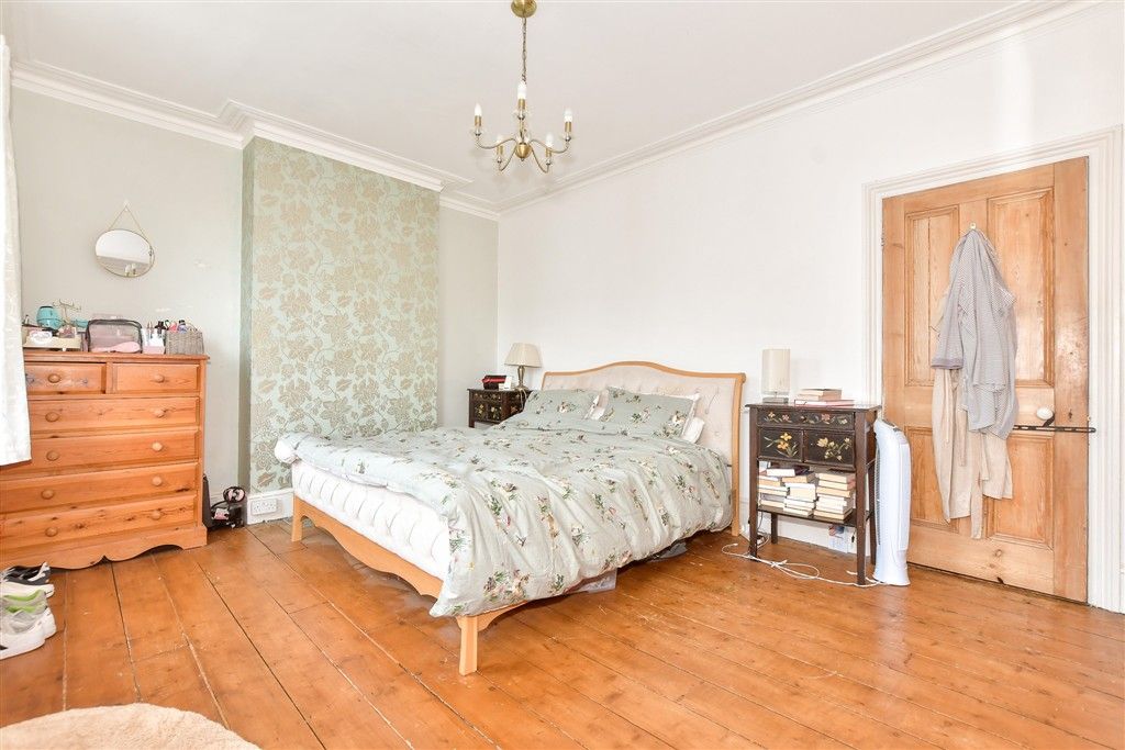 Property photo 2 of 11 Bedroom 1