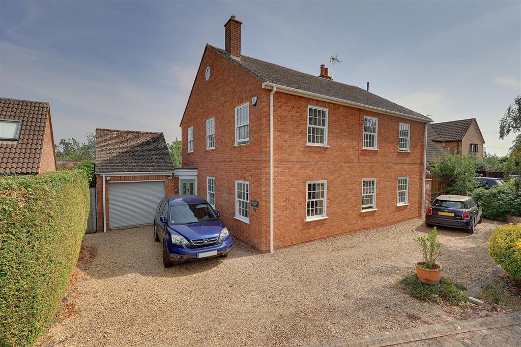 Property photo 1 of 35