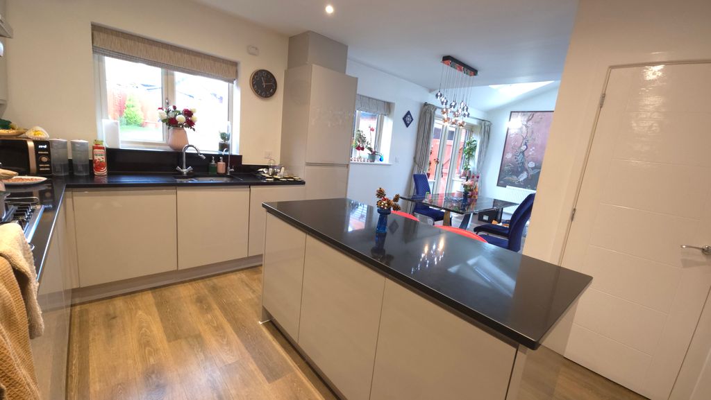 Property photo 2 of 16