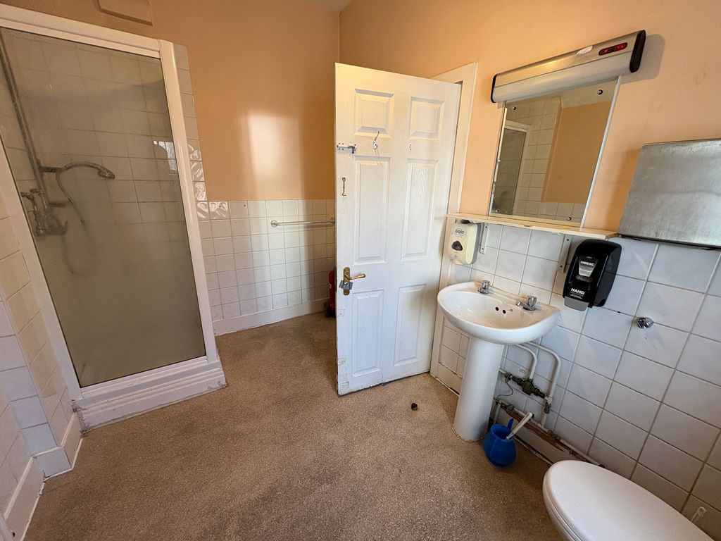 Property photo 3 of 21