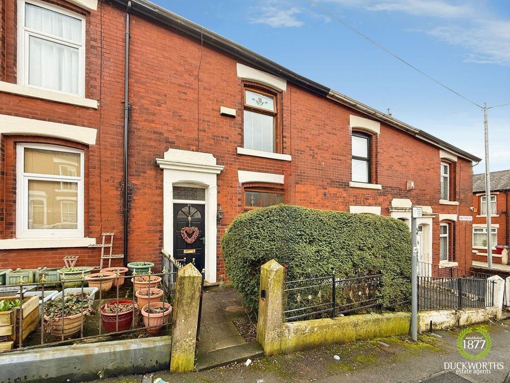 Property photo 1 of 17