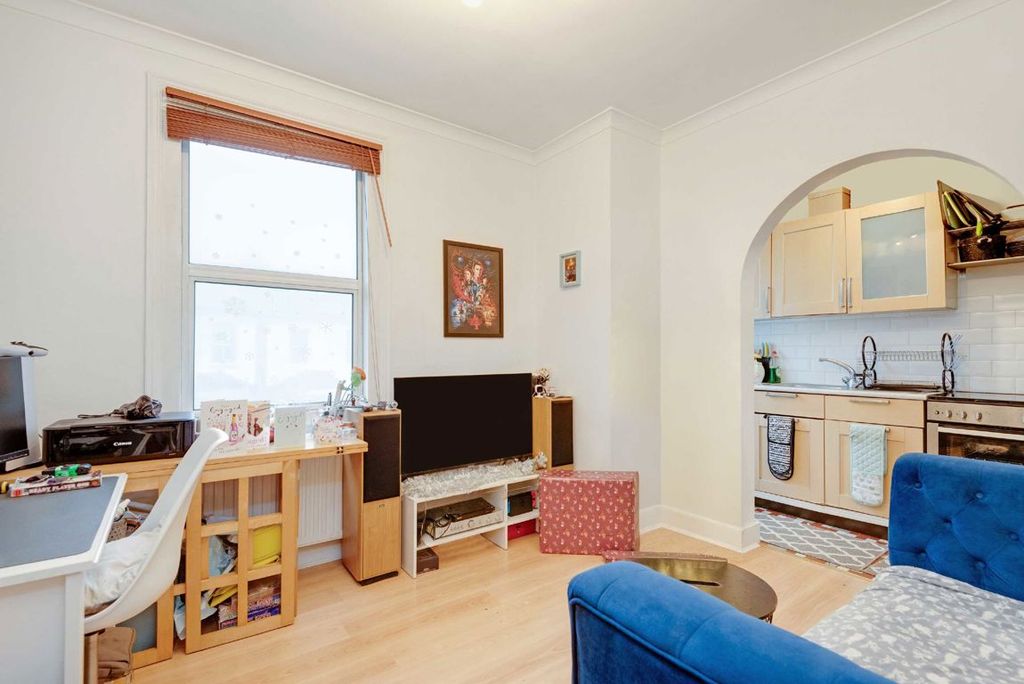 Property photo 2 of 5