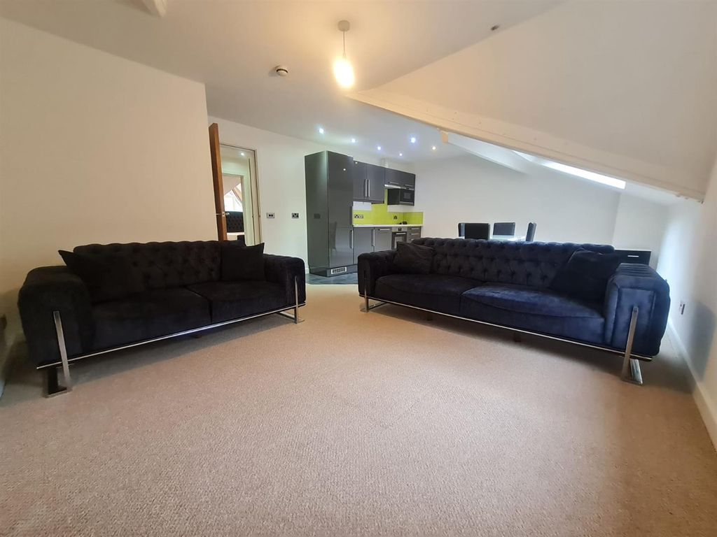 Property photo 3 of 13 56932B50-B6Fb-4d48-B4d7-7469c4Dbf733.Jpg