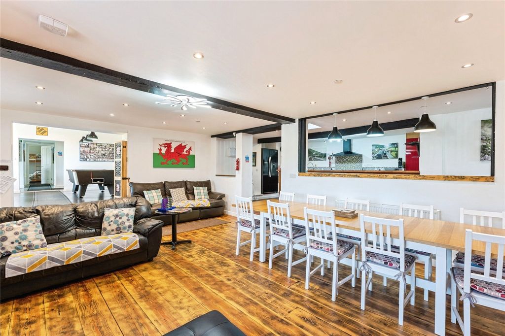 Property photo 3 of 47 Living Room/Diner