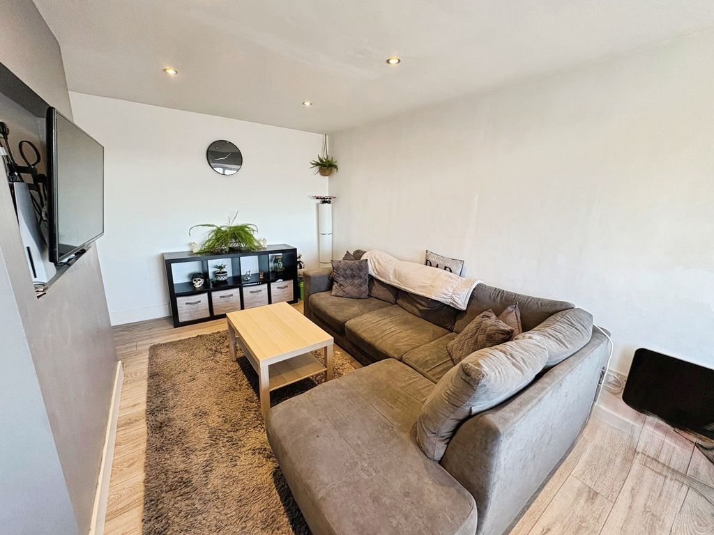 Property photo 2 of 10 Photo 5