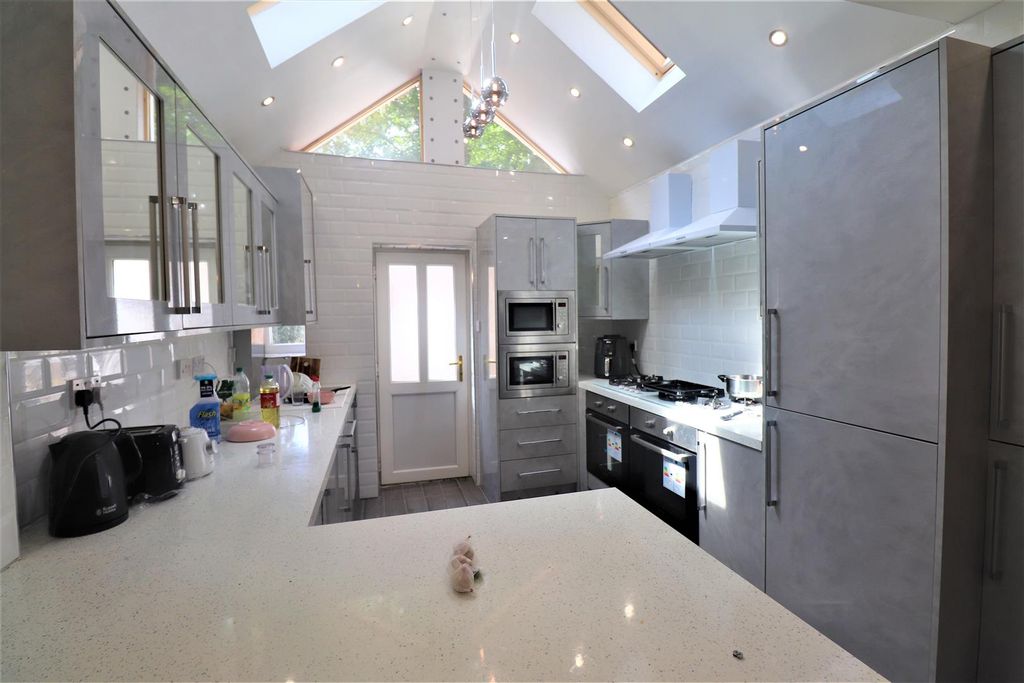 Property photo 1 of 27