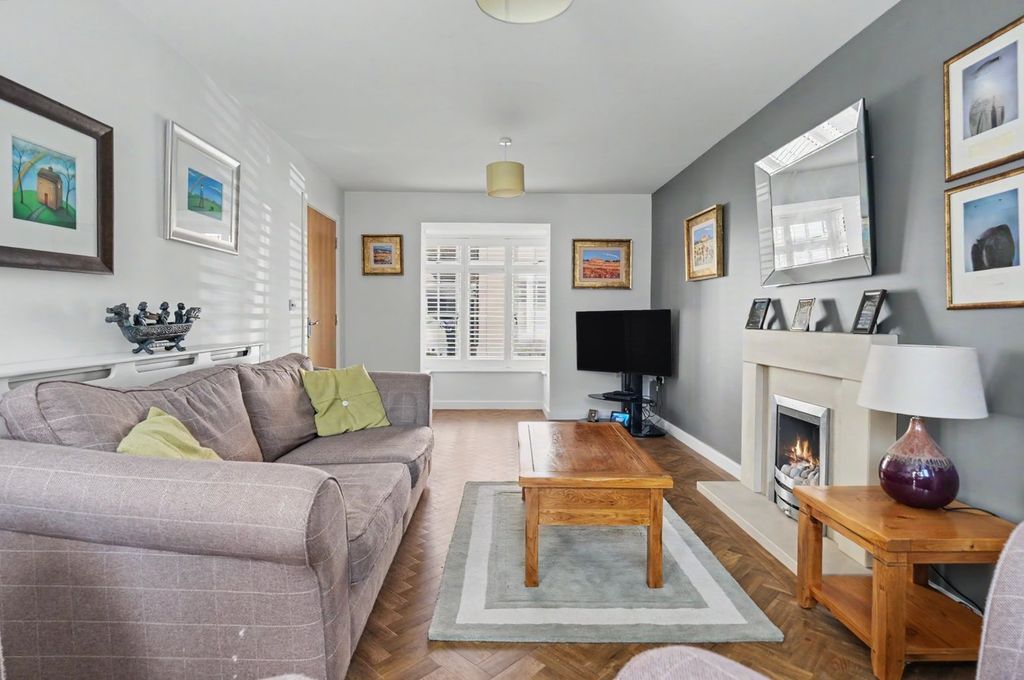 Property photo 2 of 21