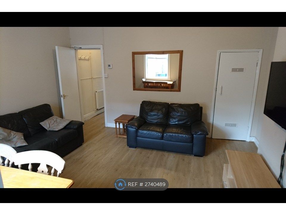 Property photo 1 of 7 Lounge