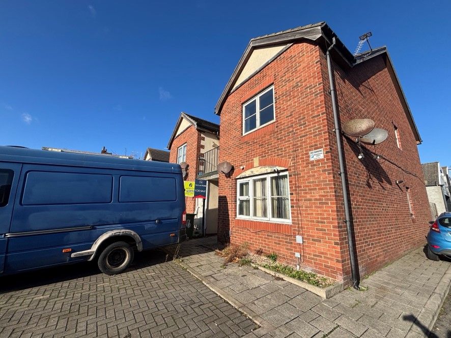 Property photo 1 of 9