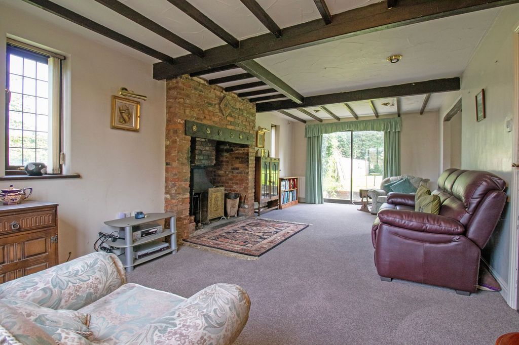 Property photo 2 of 32