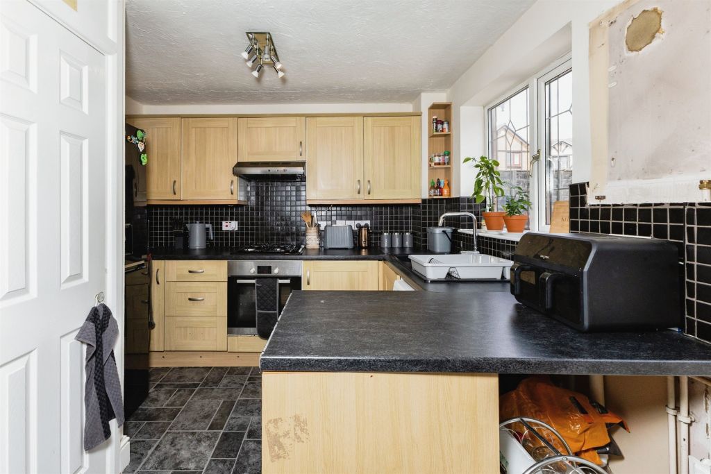 Property photo 2 of 17