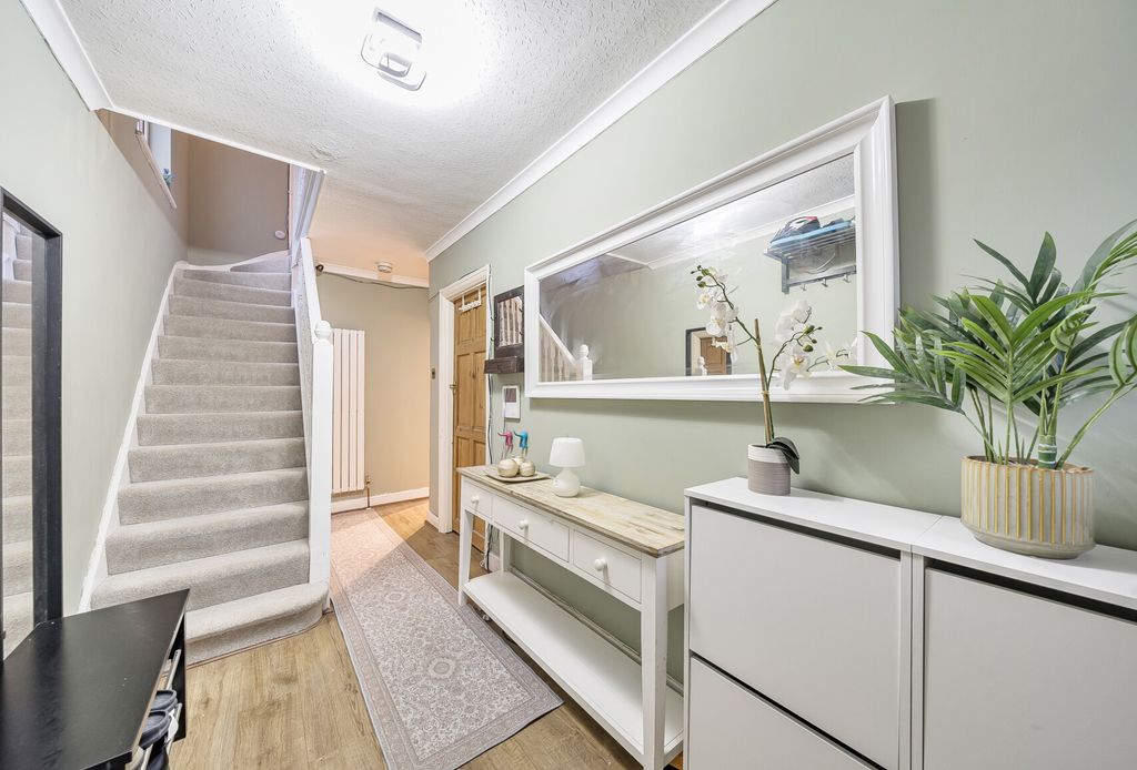 Property photo 3 of 26 1362489-16-68E93d...