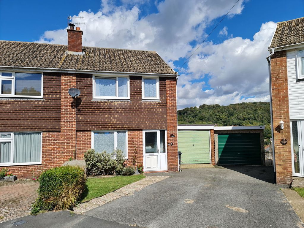 Property photo 1 of 22