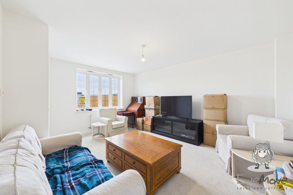 Property photo 2 of 11 18 (6)