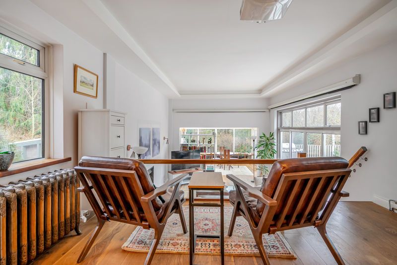 Property photo 3 of 34 Reception