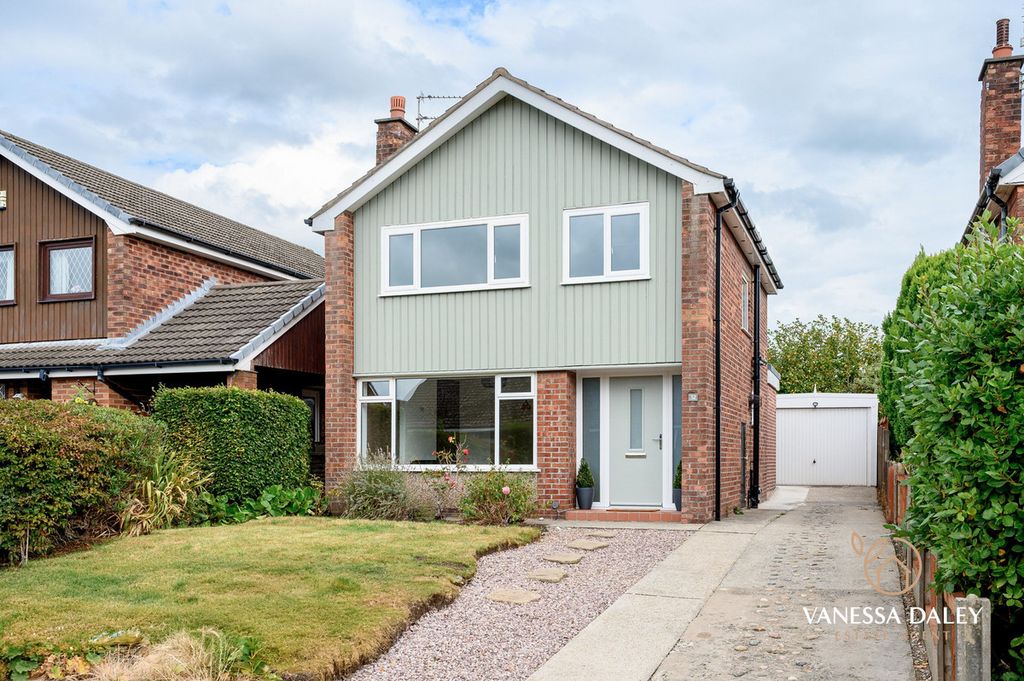 Property photo 1 of 33