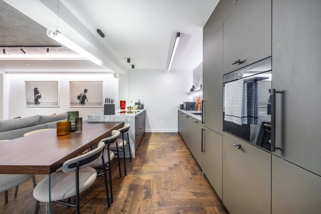 Property photo 3 of 14 Kitchen