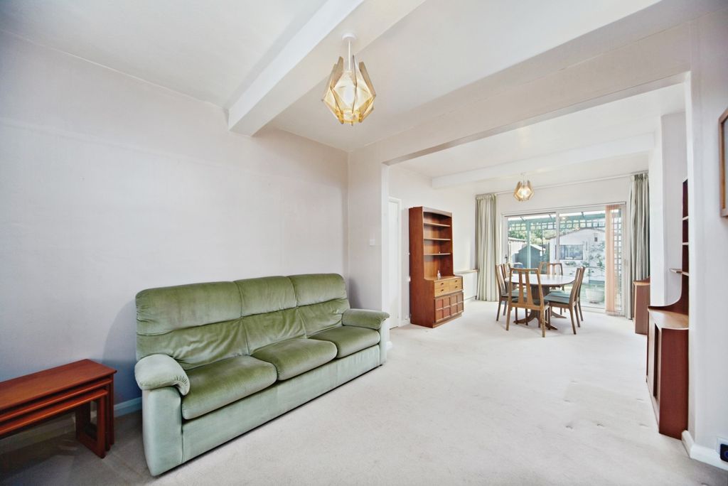 Property photo 3 of 17 Photo