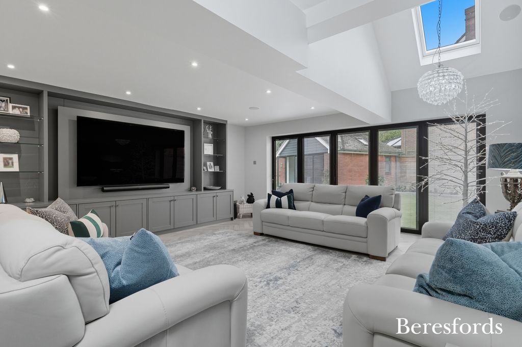 Property photo 2 of 66 Picture No. 49