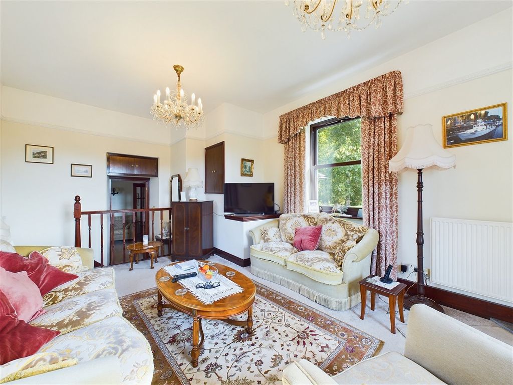 Property photo 3 of 33