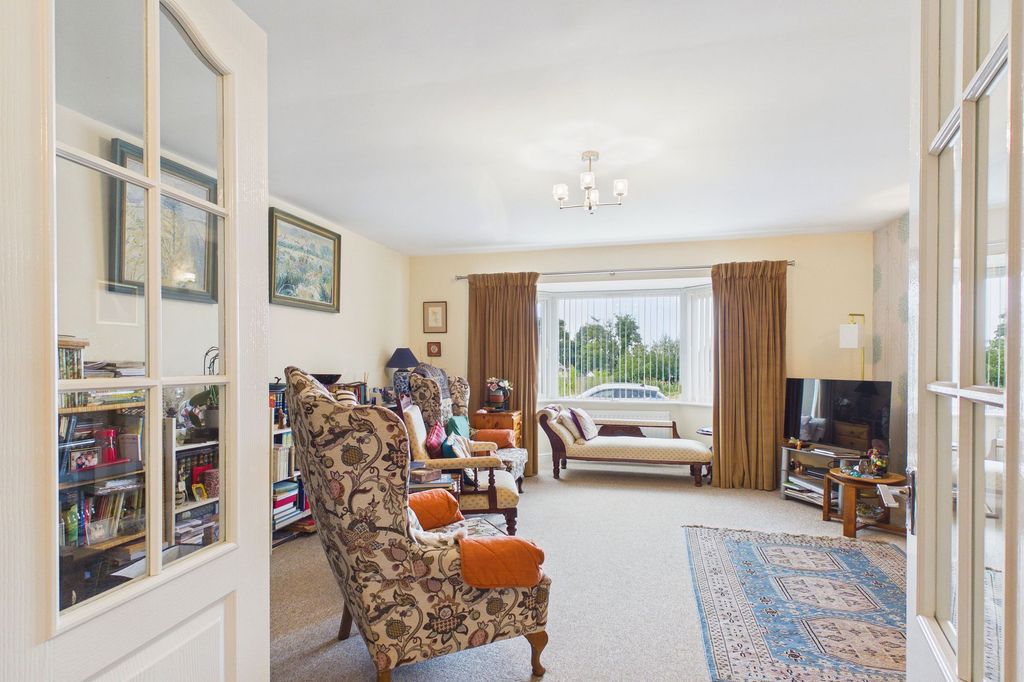 Property photo 2 of 18