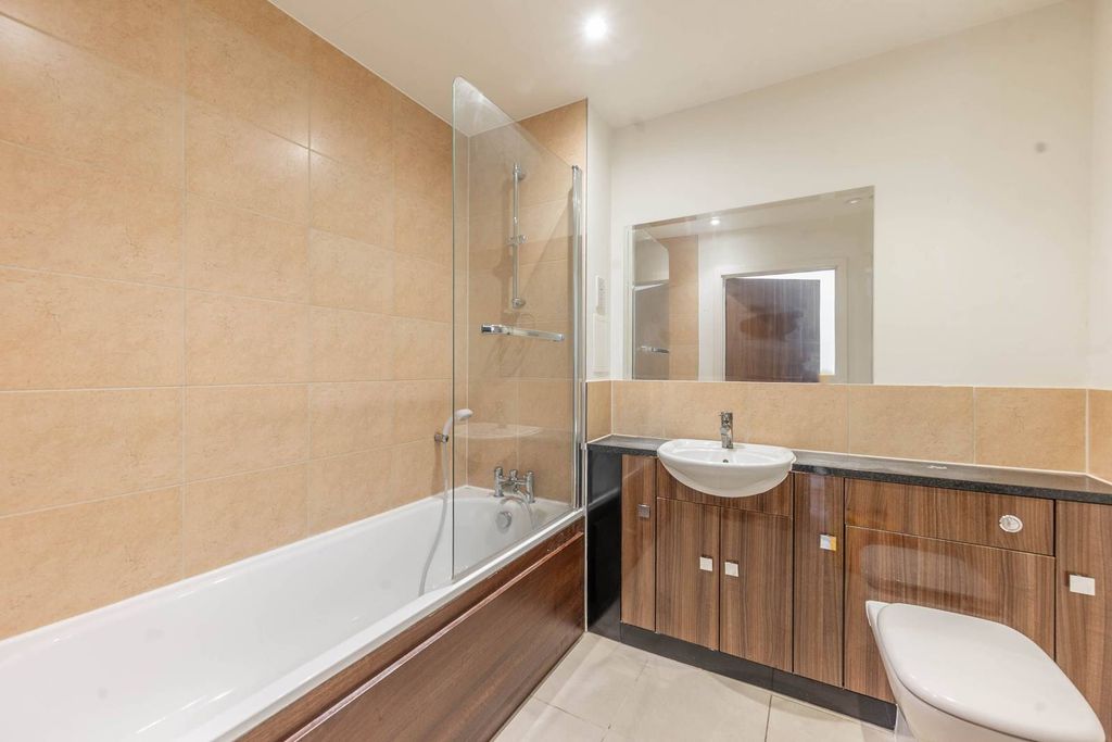 Property photo 3 of 5