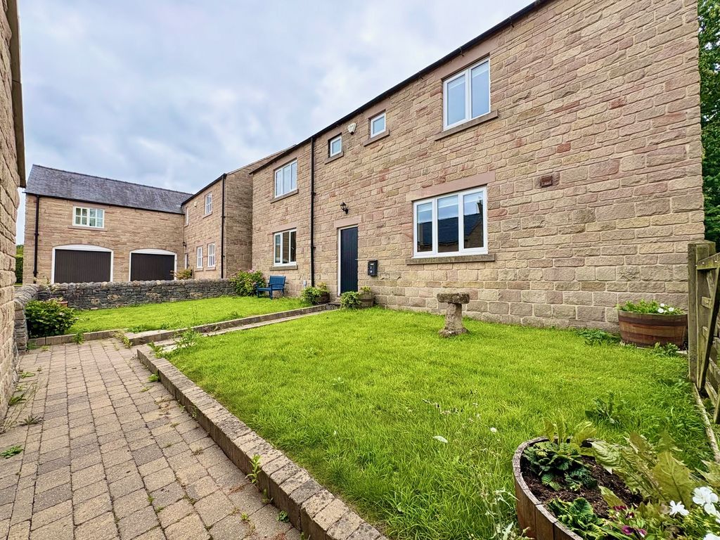 Property photo 2 of 31