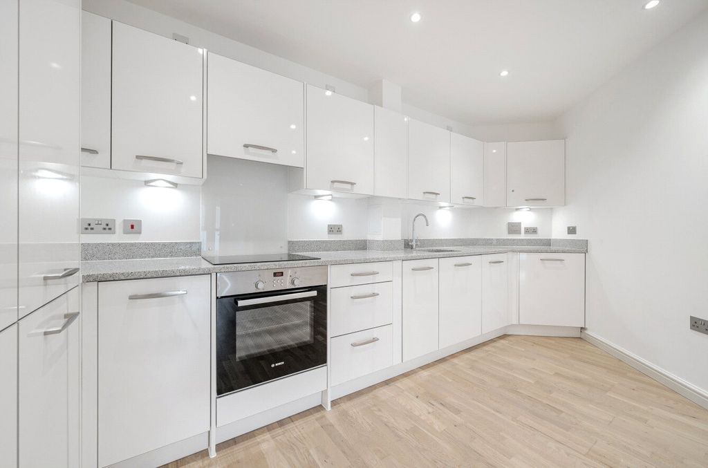 Property photo 3 of 20 Kitchen