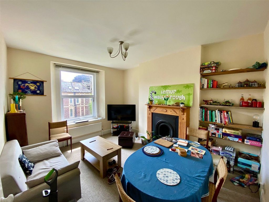 Property photo 3 of 11 Picture No. 30