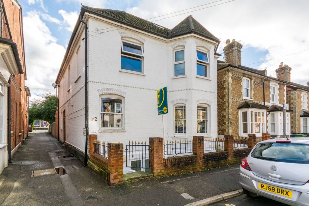 Property photo 1 of 8
