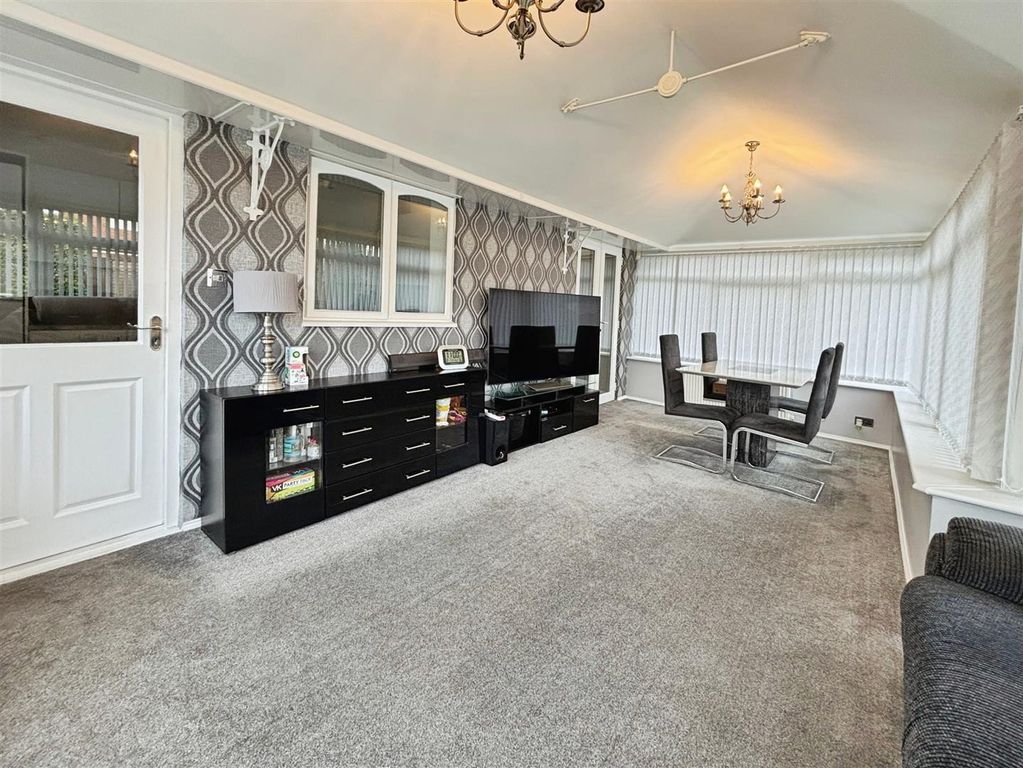 Property photo 2 of 19 Dining/Family Room