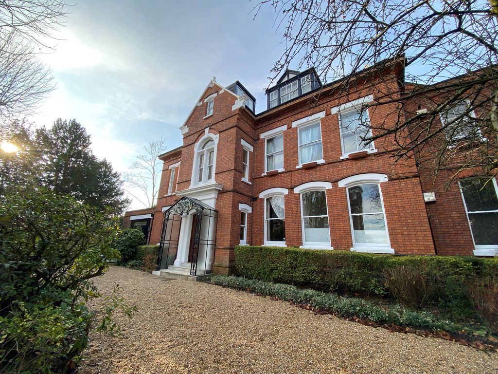 Property photo 2 of 8