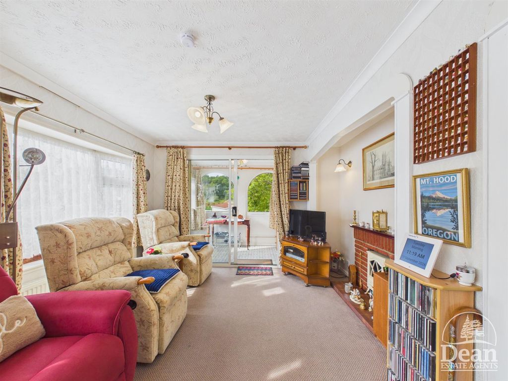 Property photo 3 of 18