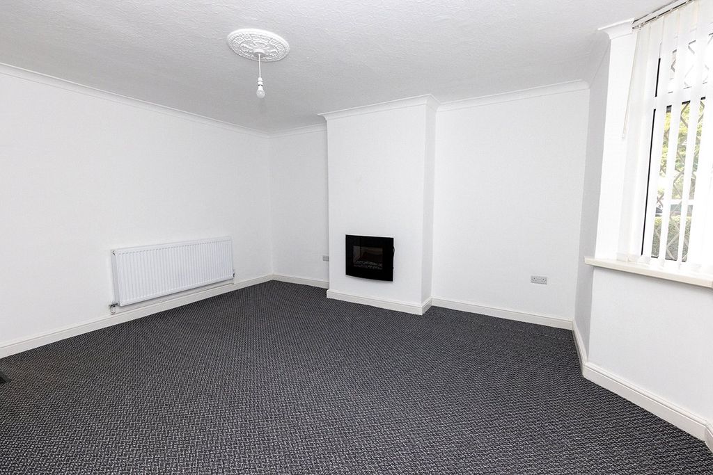Property photo 2 of 18 Picture No. 17