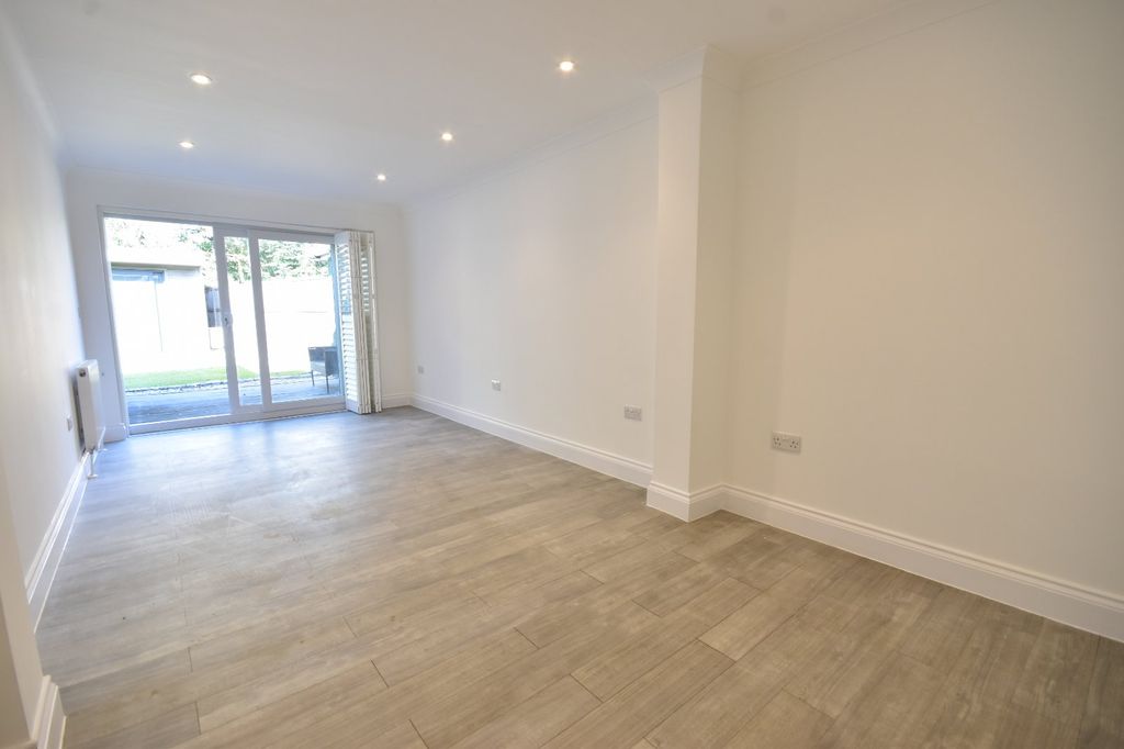 Property photo 2 of 16 Picture No. 07